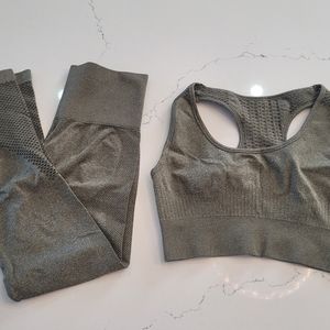 Yoga pants and bra set - size Medium